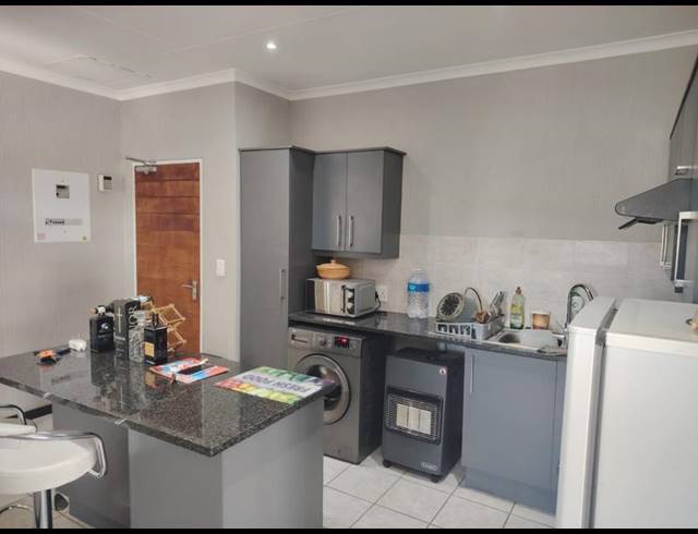 2 BEDROOM PROPERTY TO RENT IN WILGEHEUWEL